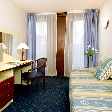 Appart'city Confort Grand Palais 3* ליל