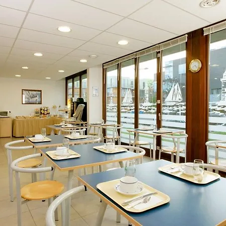 Appart'city Confort Grand Palais 3*