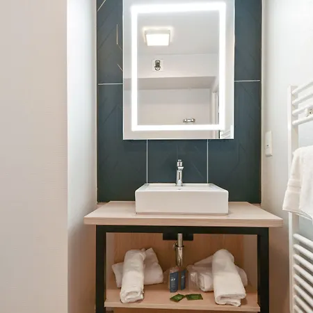 Appart'city Confort Grand Palais 3* Lila