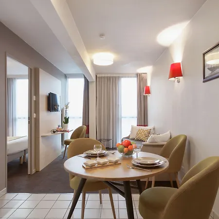 Appart'city Confort Grand Palais Apartahotel Lila