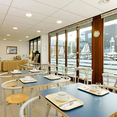 아파트호텔 Appart'city Confort Grand Palais 3*