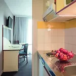 Appart'city Confort Grand Palais 3*