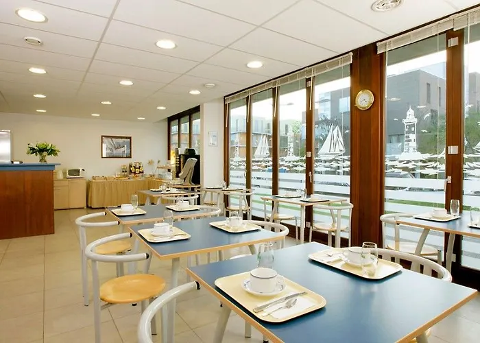 Appart'city Confort Grand Palais 3*