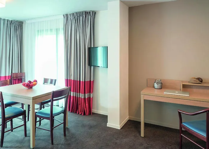 Appart'city Confort Grand Palais Appart hôtel