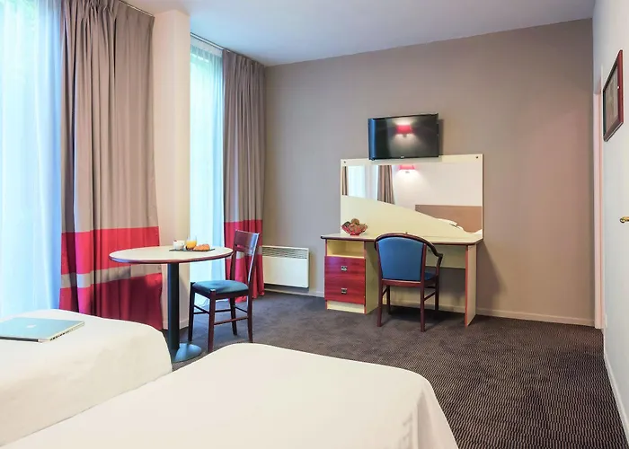 Appart'city Confort Grand Palais 3*